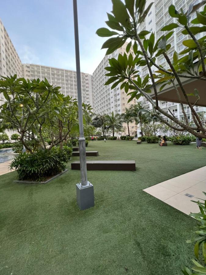 Yam Staycation Shore Residences Manila Exterior photo